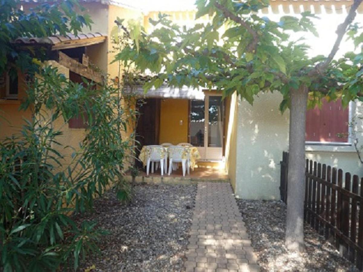Gites Le Pressoir Vias Bagian luar foto
