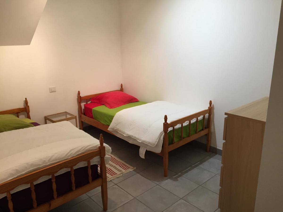 Gites Le Pressoir Vias Bagian luar foto