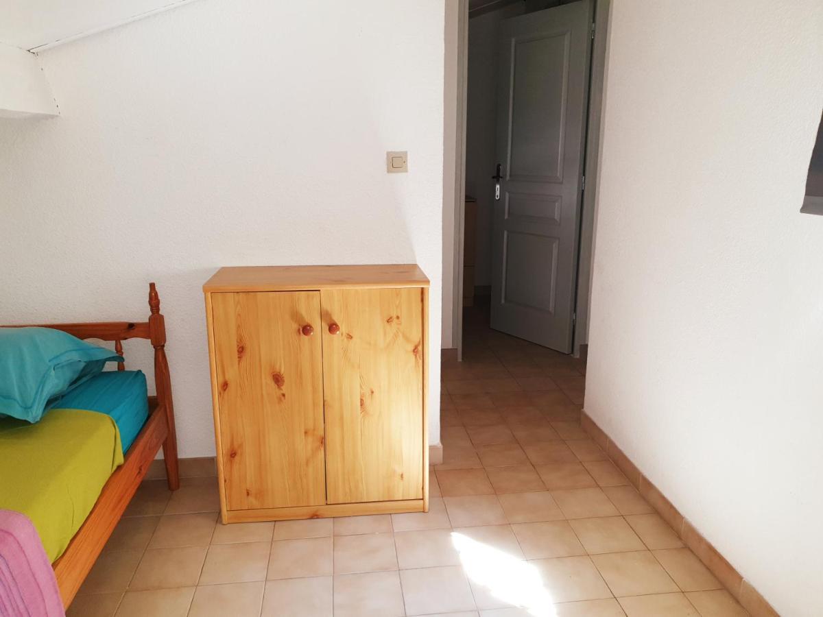 Gites Le Pressoir Vias Bagian luar foto