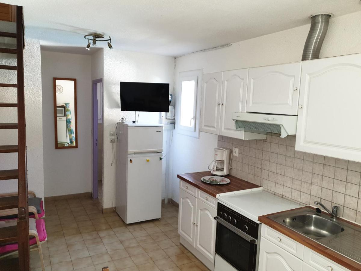 Gites Le Pressoir Vias Bagian luar foto