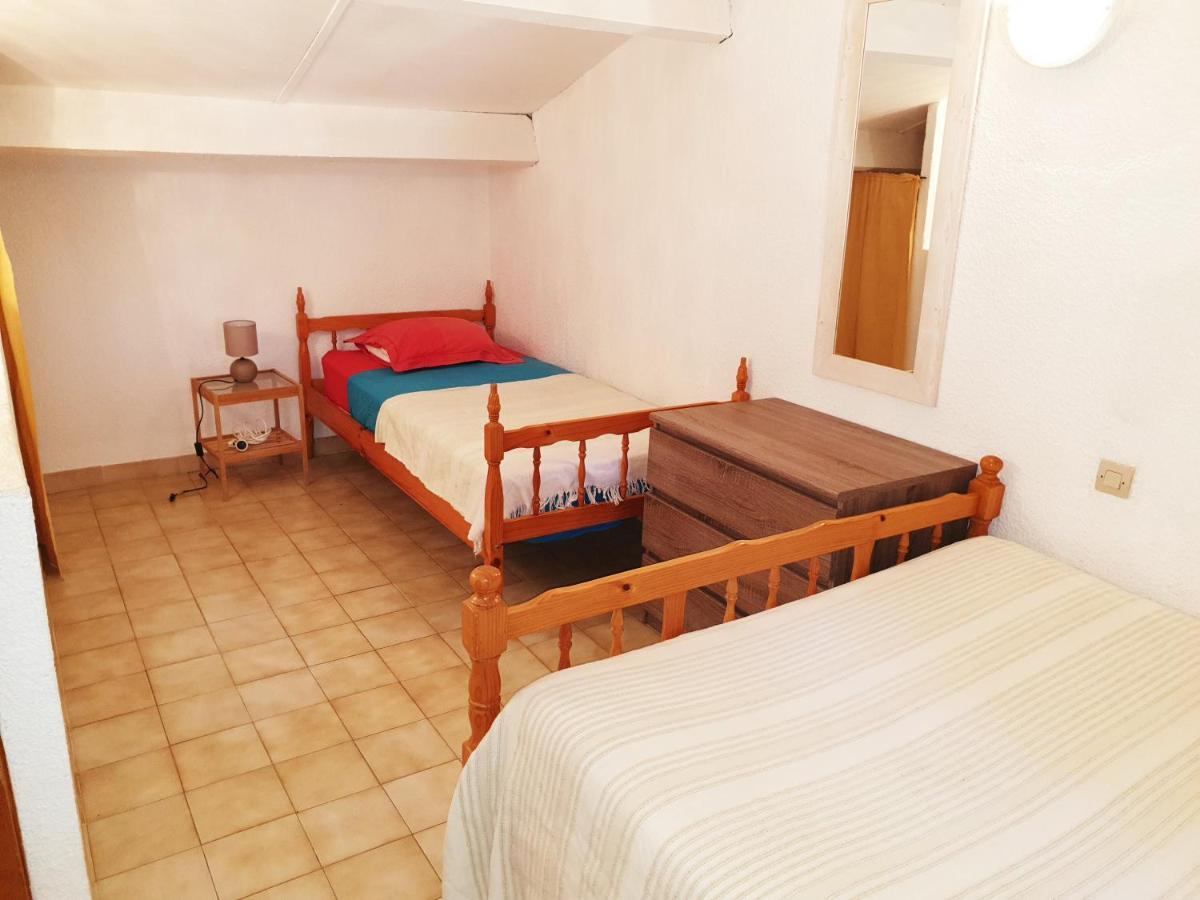 Gites Le Pressoir Vias Bagian luar foto